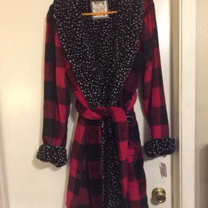 Stay Cozy Plush Robe. NWOT